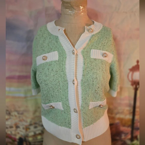 Women's Green and White Sweater - Picture 2 of 10